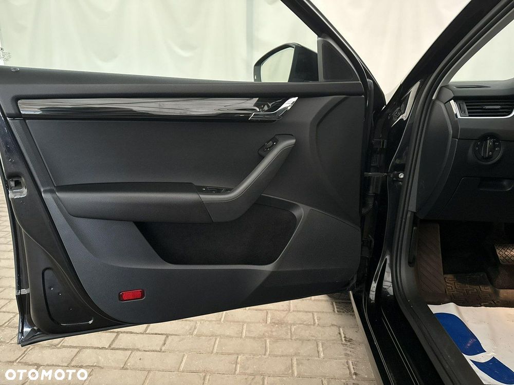 Skoda Octavia 2.0 TDI Style DSG - 10