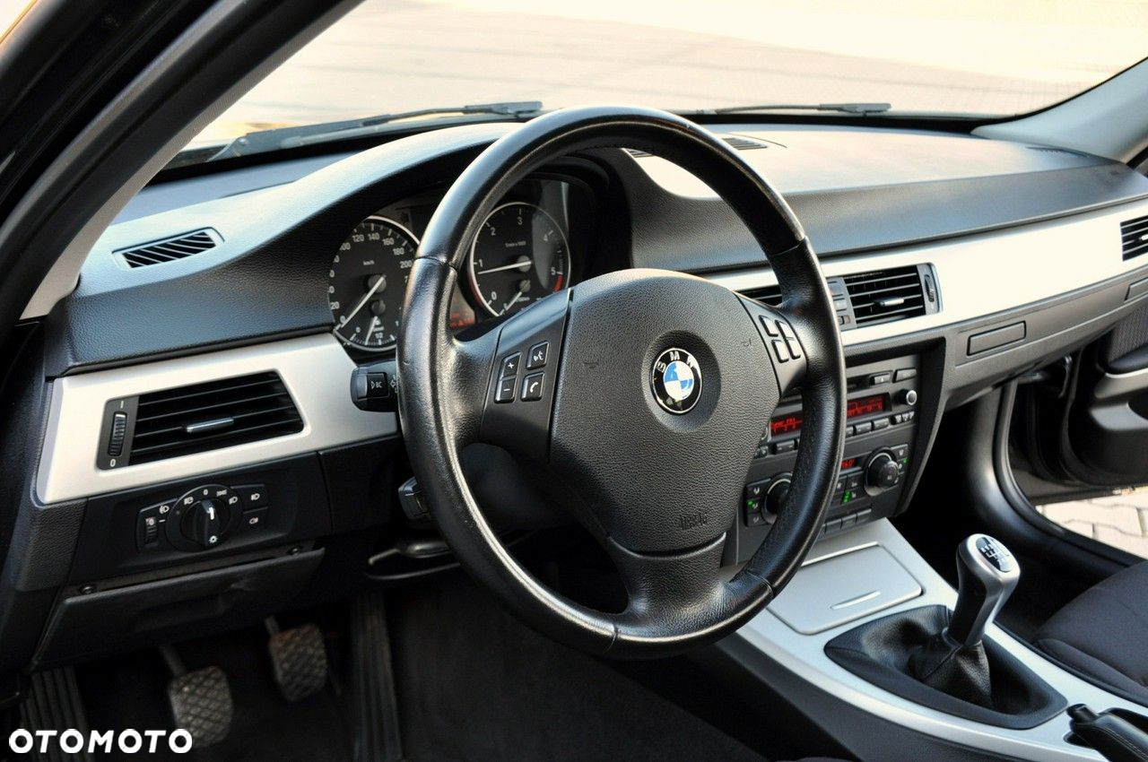 BMW Seria 3 - 22