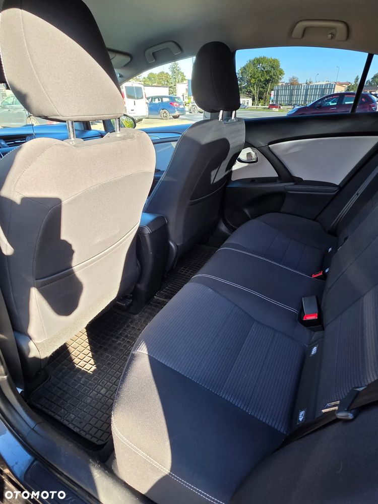 Toyota Avensis 1.8 Premium - 12