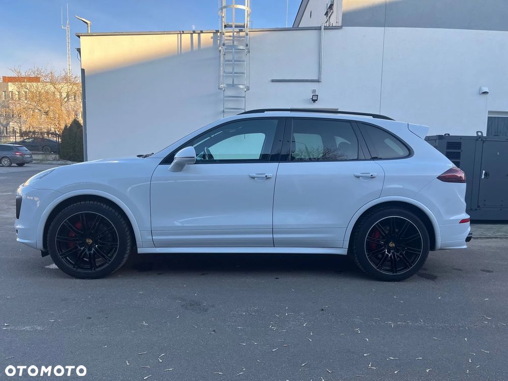 Porsche Cayenne Turbo - 2