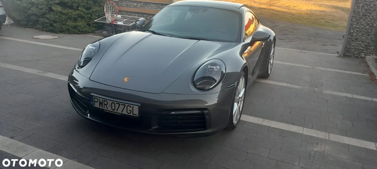 Porsche 911 Carrera 4 - 4