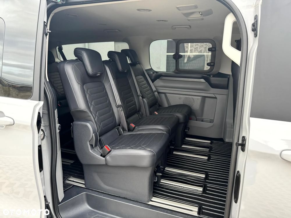 Ford Tourneo Custom L2H1 VA Autm Titanium - 24