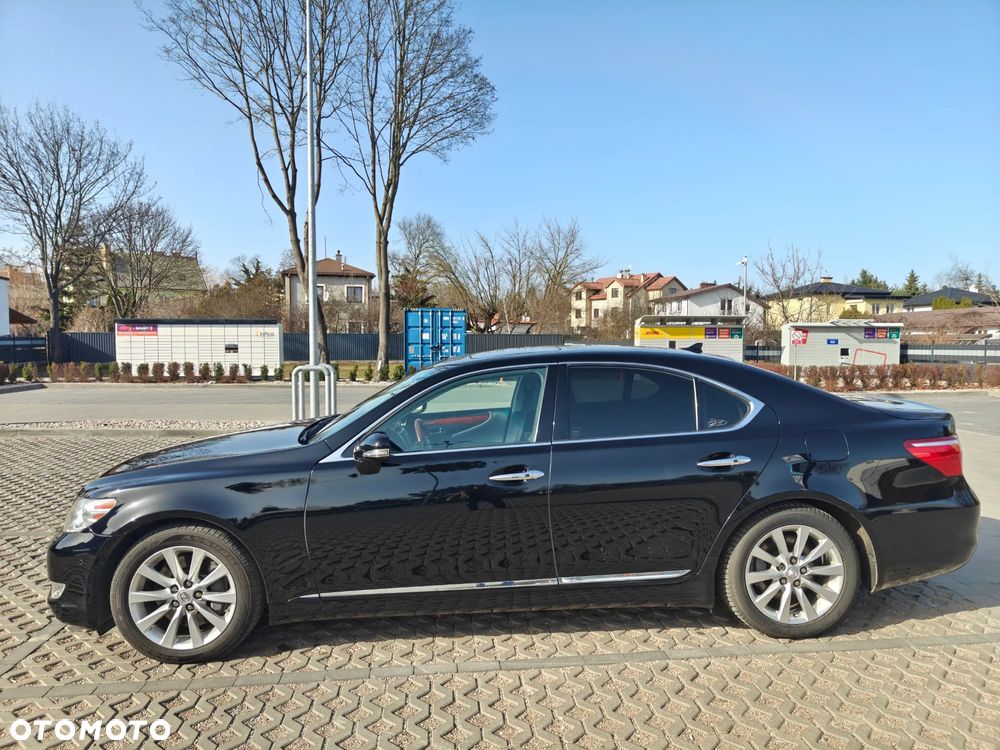 Lexus LS - 15