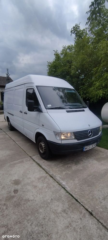 Mercedes-Benz Sprinter - 14