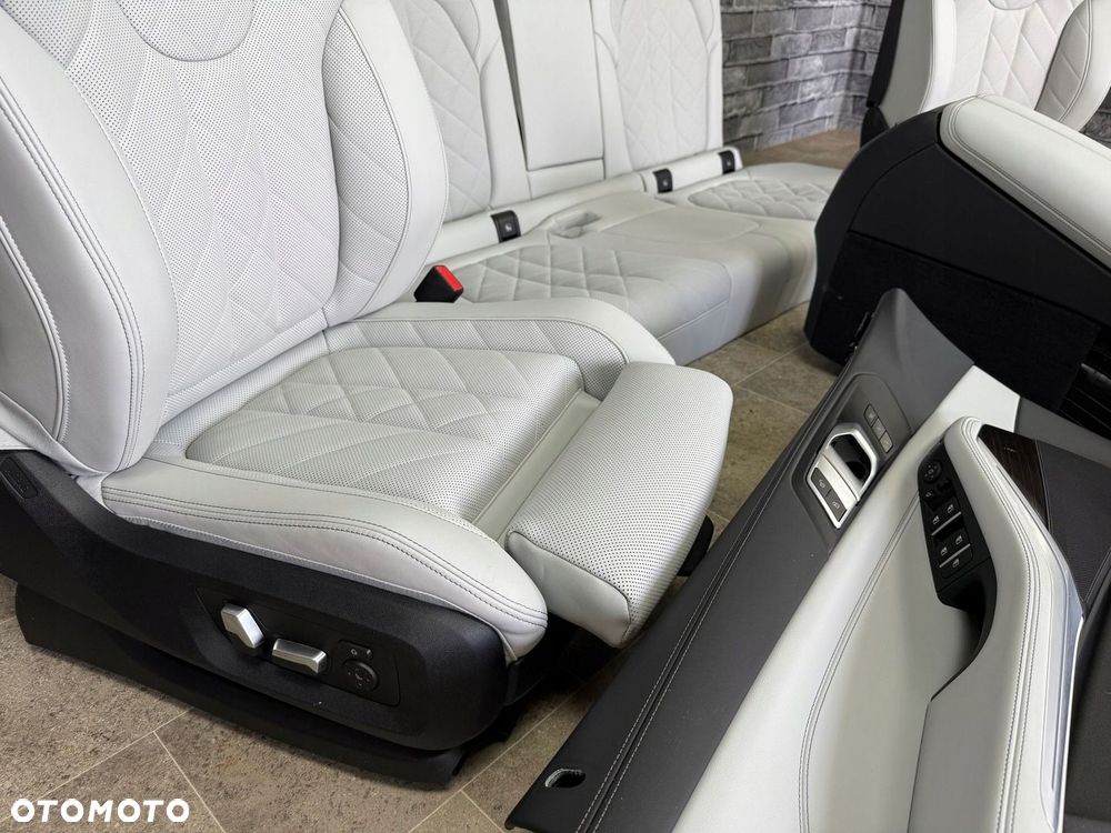 BMW X5 G05 WNĘTRZE FOTELE KANAPA BOCZKI M-PAKIET SKÓRA PODGRZEWANE SILVER - 10