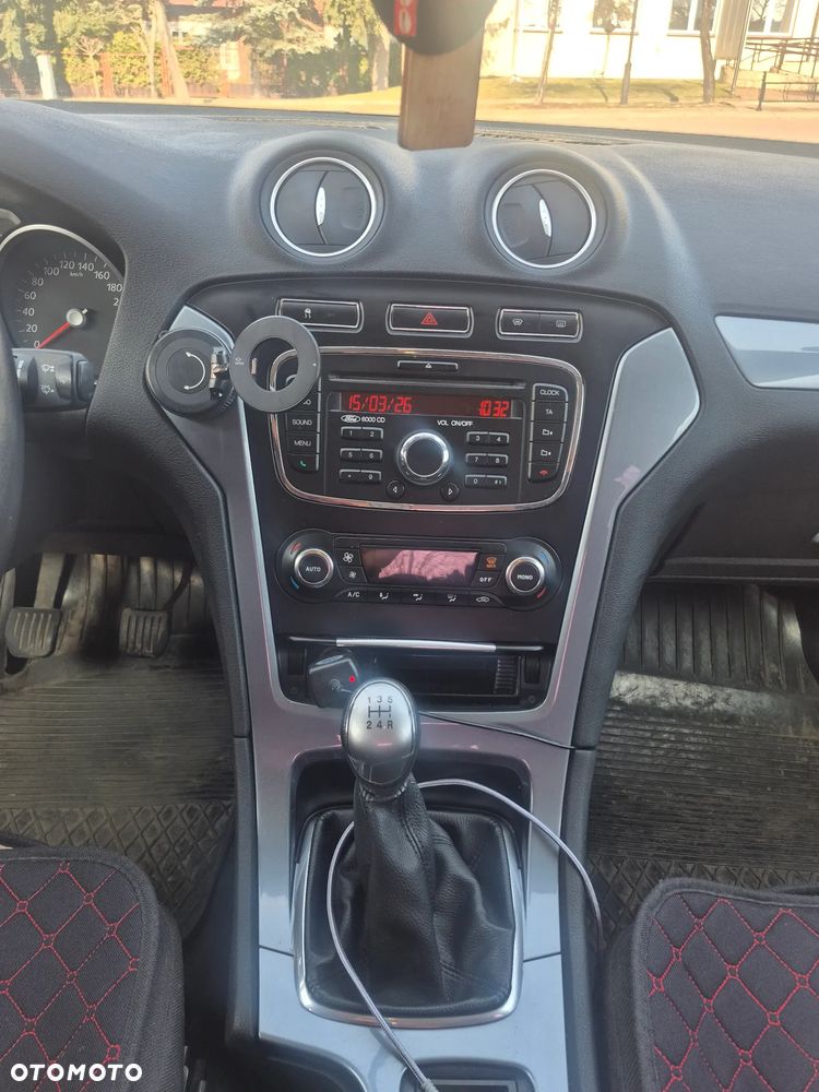 Ford Mondeo 2.0 Trend - 11