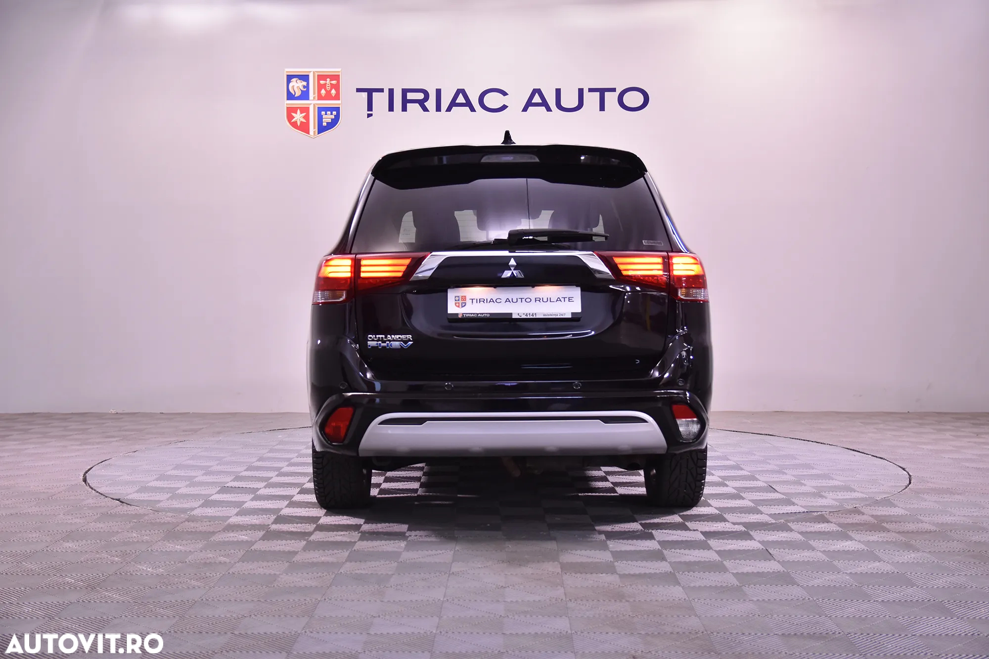 Mitsubishi Outlander - 4