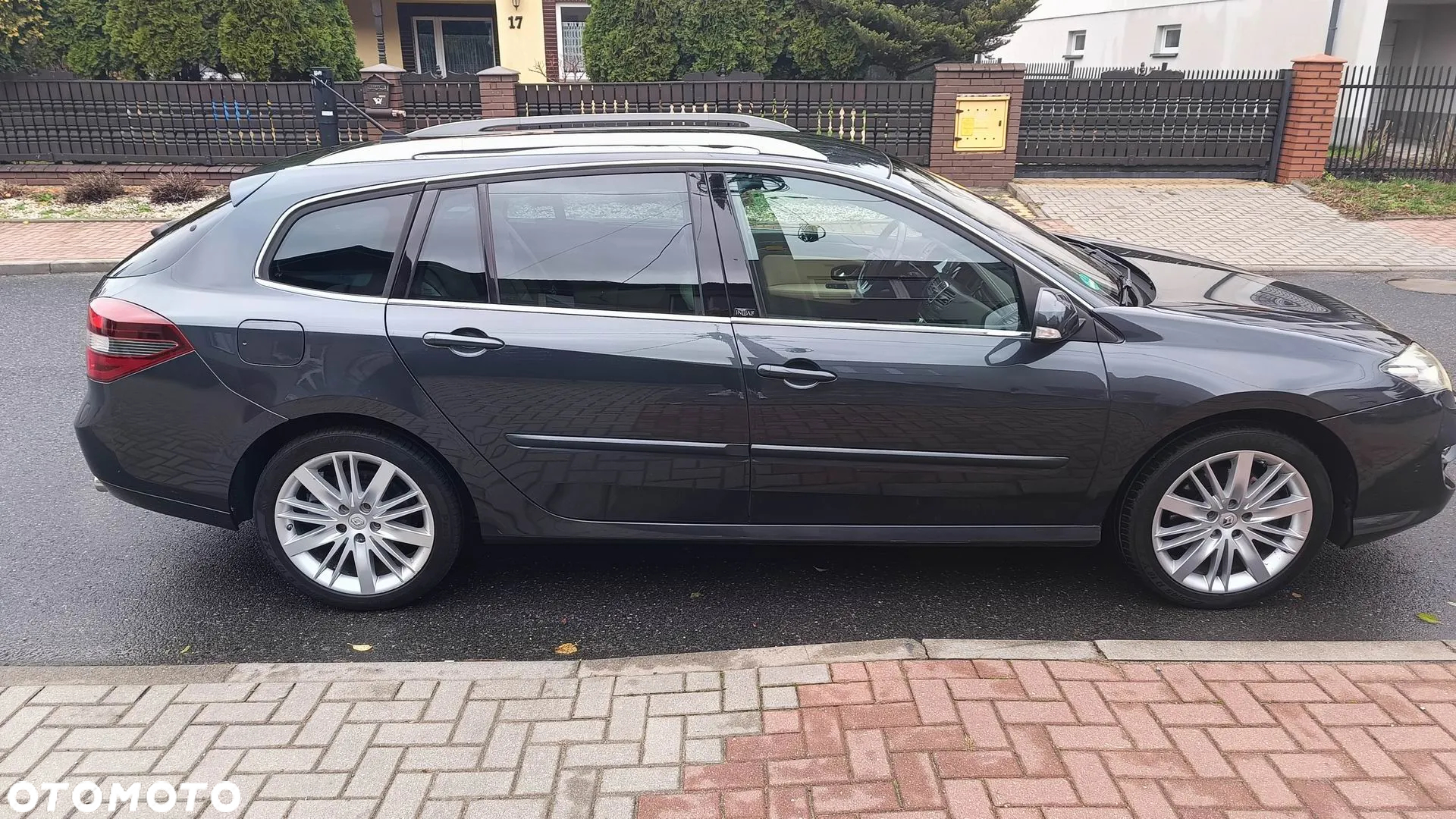 Renault Laguna 2.0 dCi FAP Initiale - 9