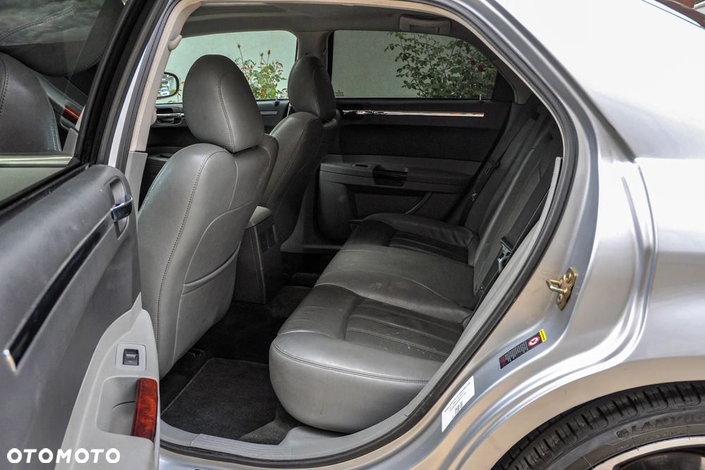 Chrysler 300C - 8