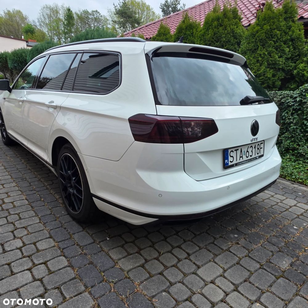 Volkswagen Passat - 4