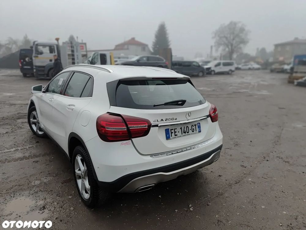 Mercedes-Benz GLA - 19