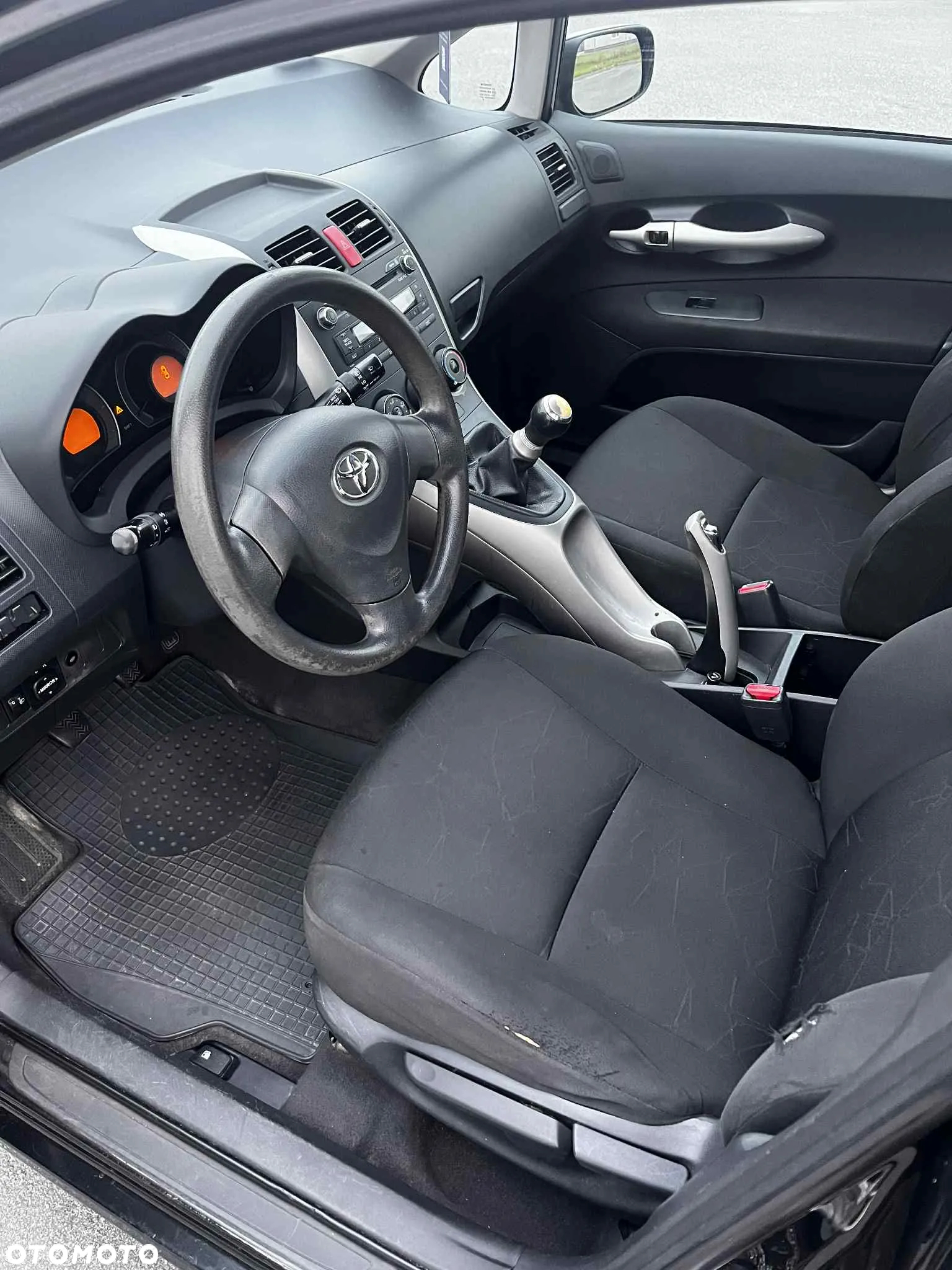 Toyota Auris - 13
