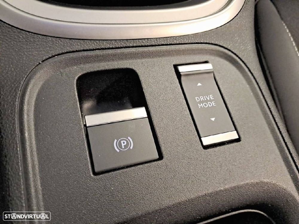 Jeep Avenger 1.2 e-Hybrid Altitude DCT - 24