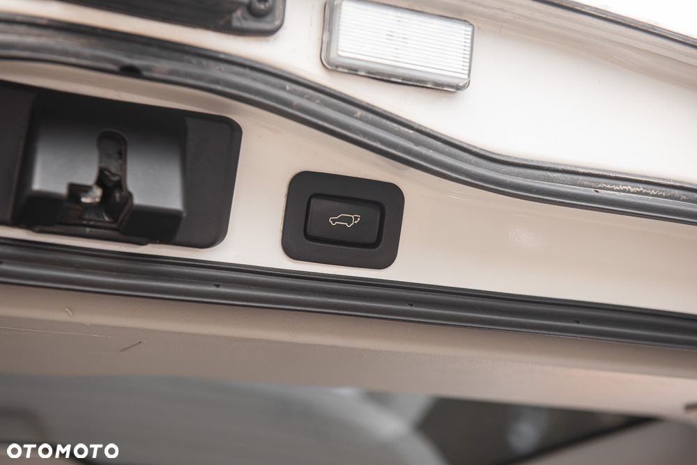 Toyota Land Cruiser - 32