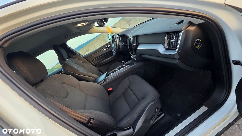 Volvo XC 60 B4 D AWD Momentum - 13