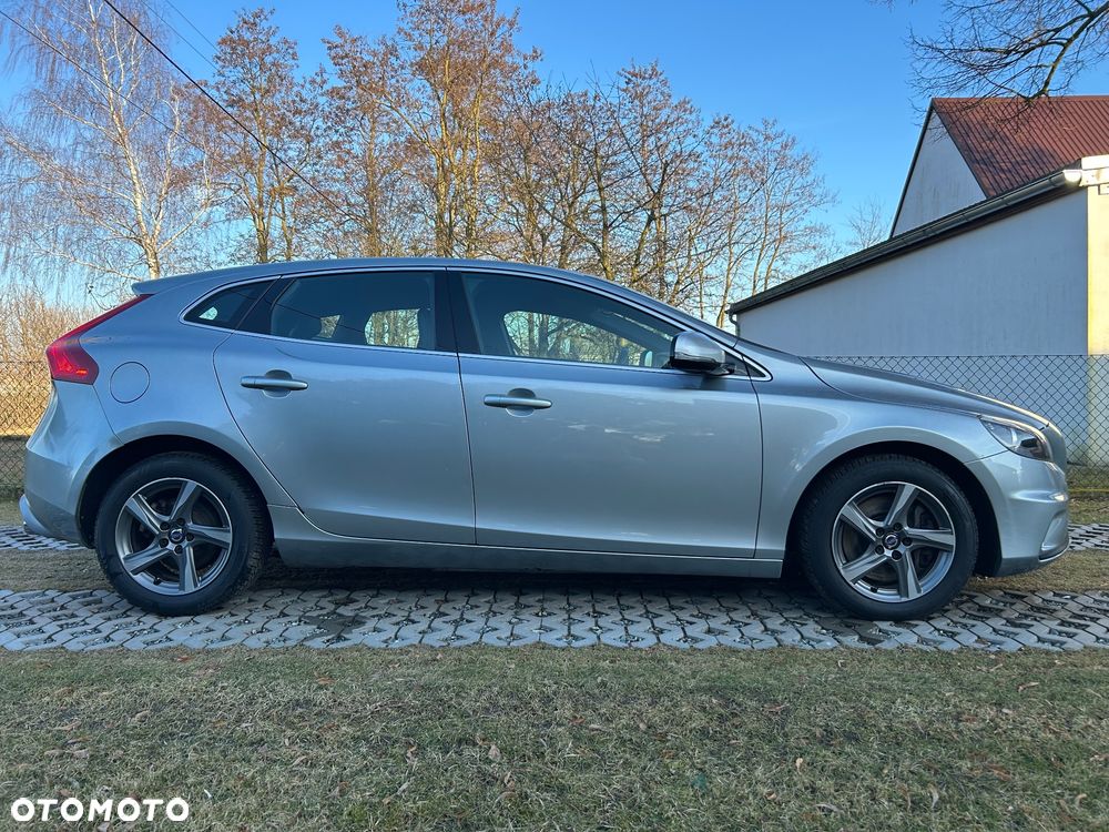 Volvo V40 D4 Drive-E R-Design Momentum - 9