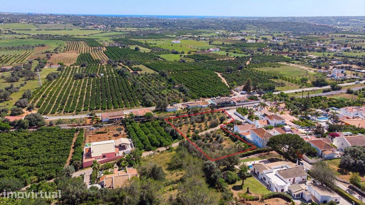 Terreno com Potencial para Construção - Grande imagem: 2/3