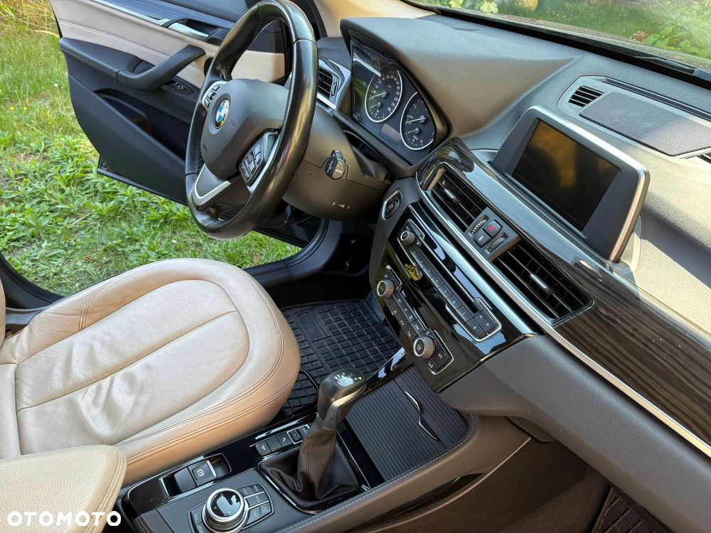 BMW X1 xDrive20i GPF xLine - 12