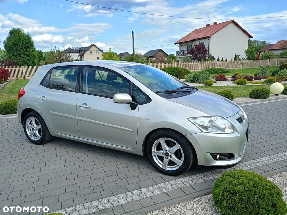 Toyota Auris 1.6 VVT-i Executive - 4