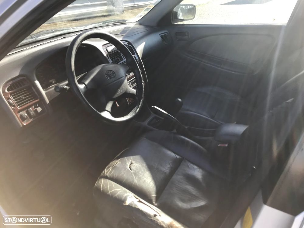 Toyota Avensis T22 1.6 110cv 5P 1999 - Para Peças - 7