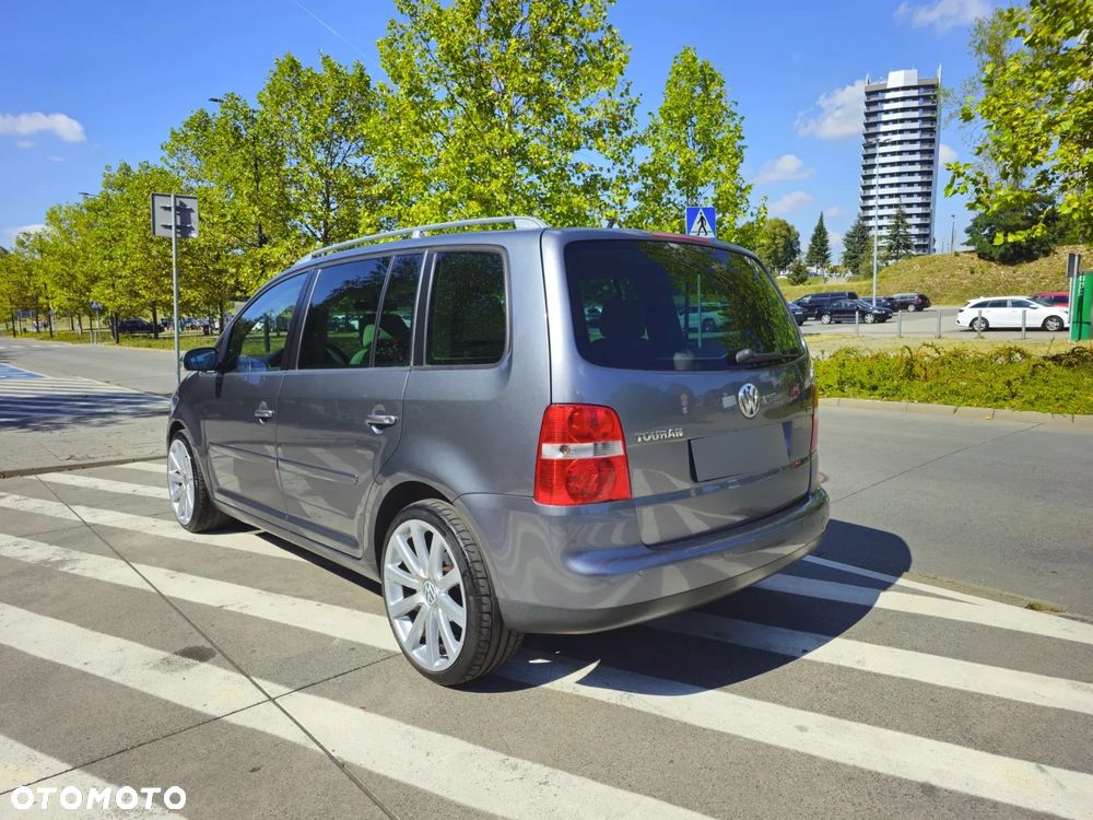Volkswagen Touran 2.0 TDI Highline DSG - 3