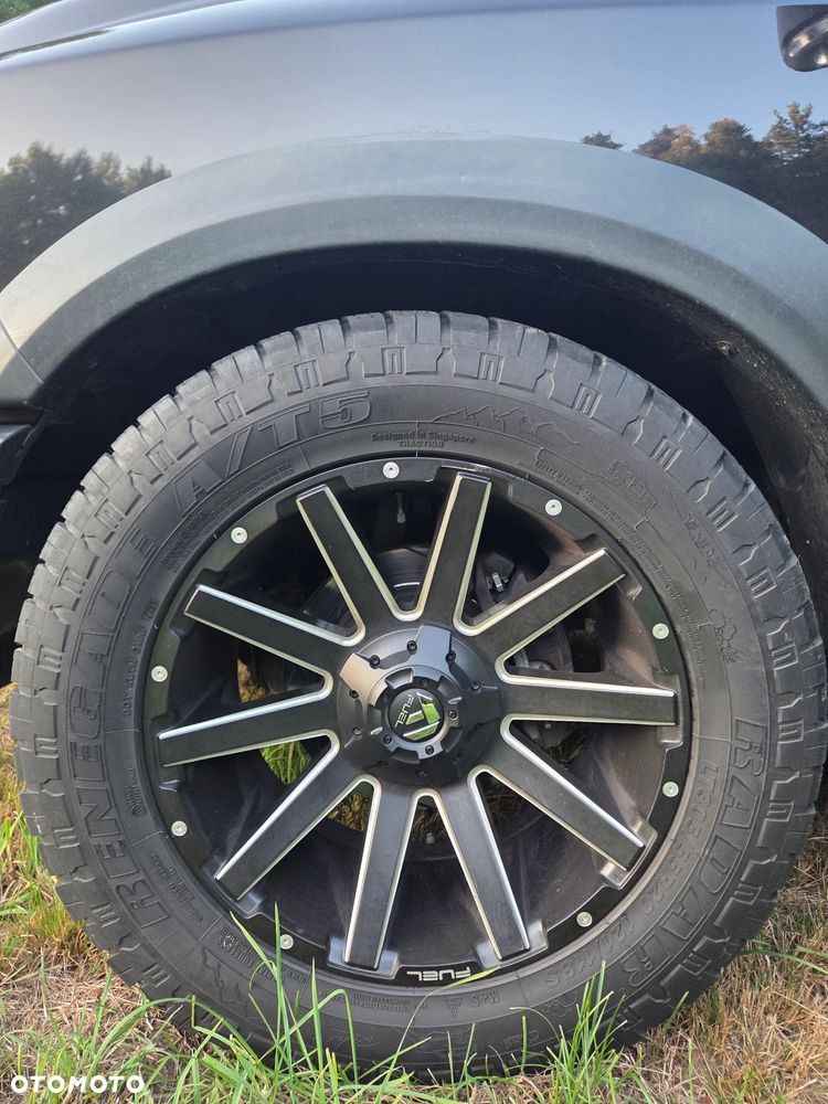 Dodge RAM 5.7 4x4 - 19