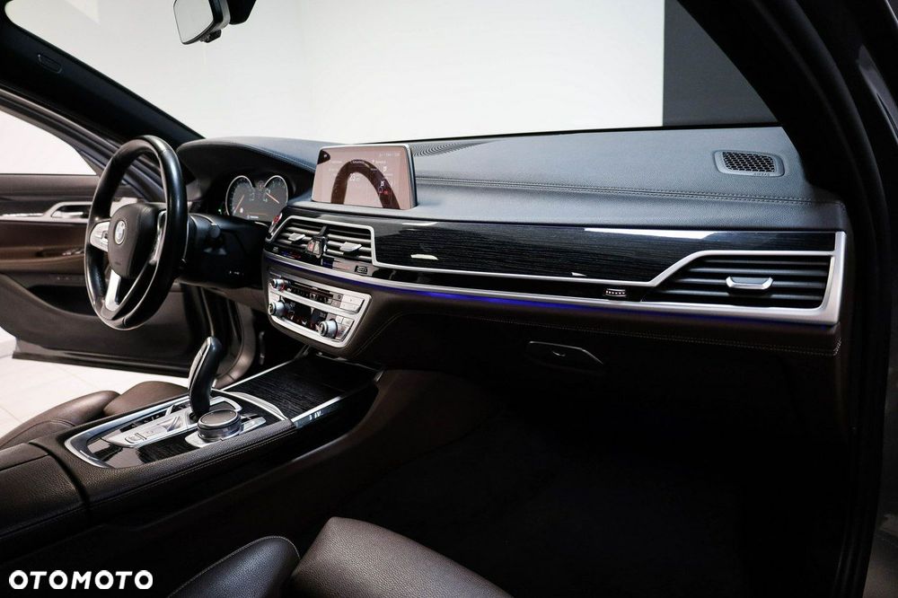 BMW Seria 7 - 30