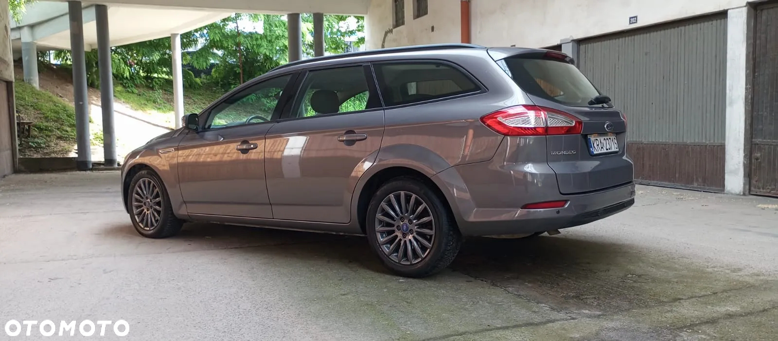 Ford Mondeo 2.0 TDCi Ambiente - 2