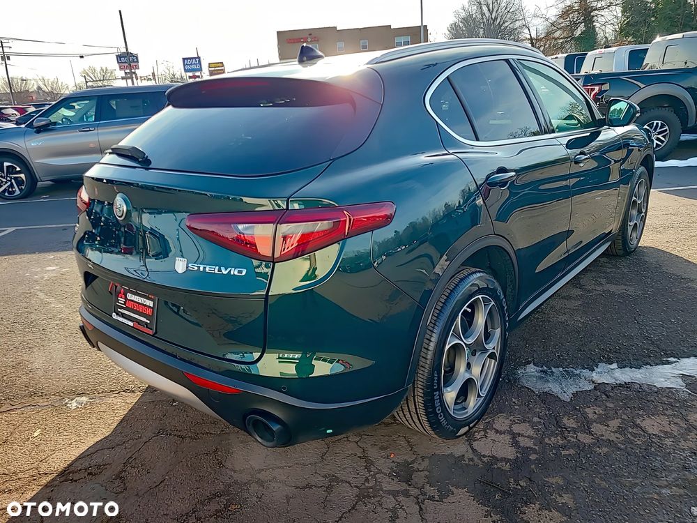 Alfa Romeo Stelvio 2.0 Turbo 16V AT8-Q4 Ti - 7