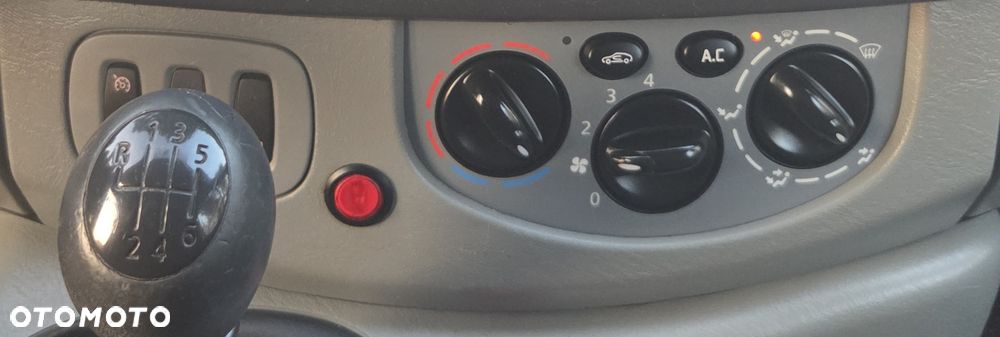 Renault Trafic - 14