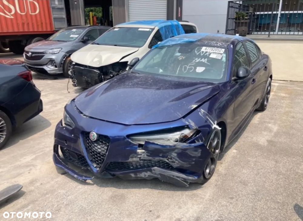 Alfa Romeo Giulia 2.0 Turbo 16V AT8-Q4 Ti - 22