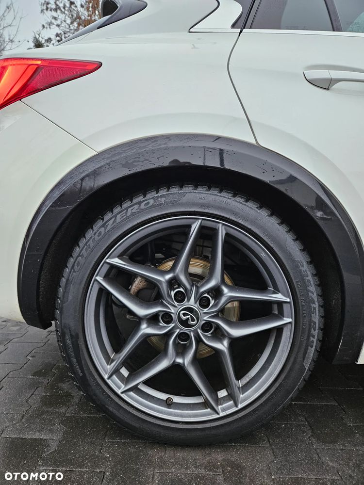 Infiniti Q30 2.2d DCT Sport - 18