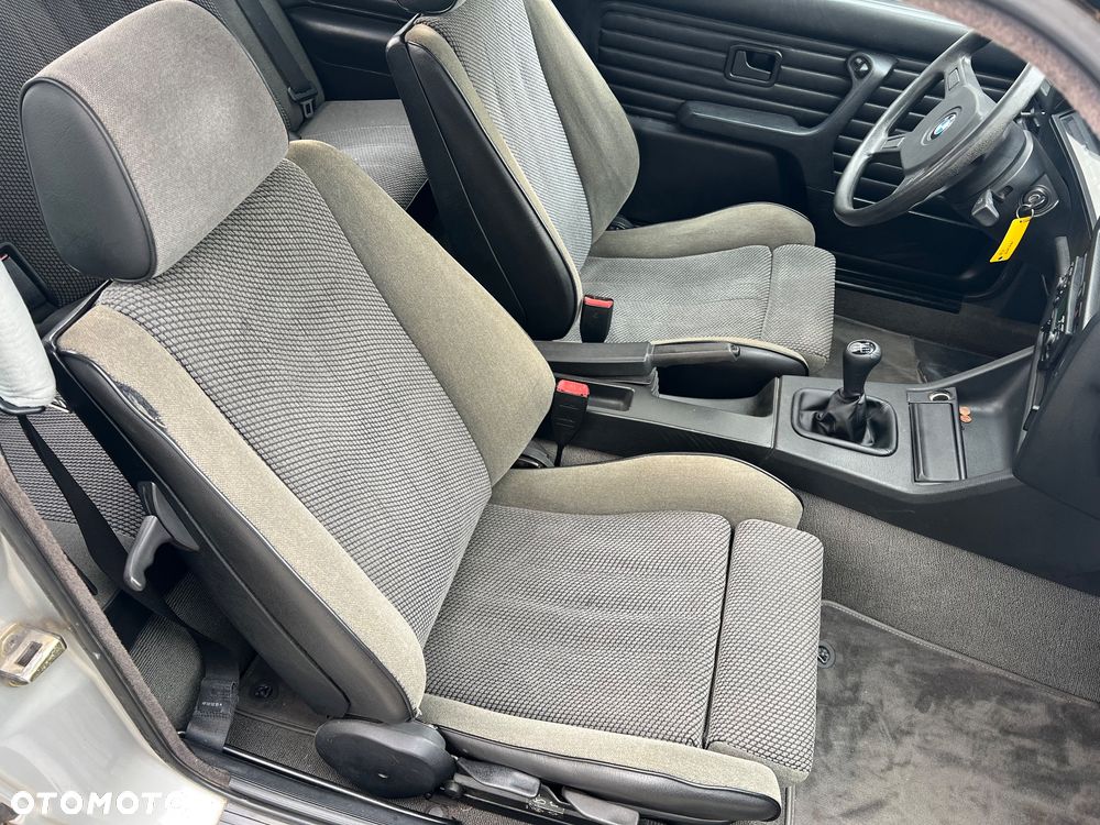 BMW Seria 3 316i - 12