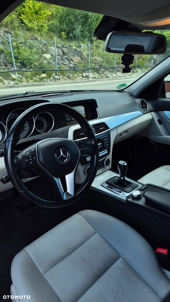 Mercedes-Benz Klasa C 200 (BlueEFFICIENCY) 7G-TRONIC Avantgarde - 9