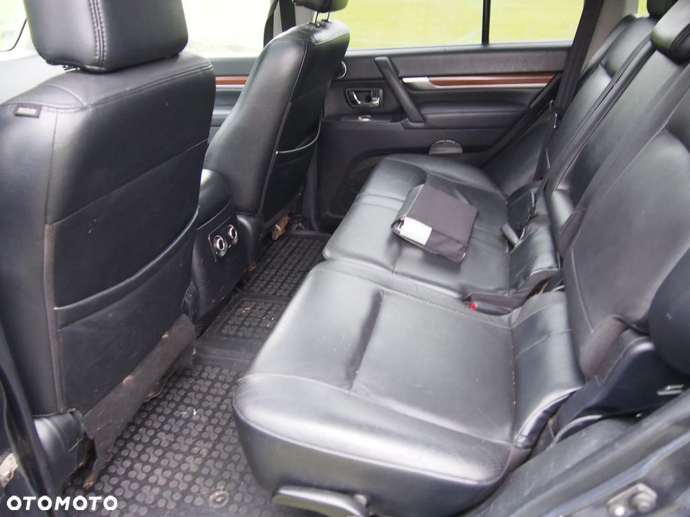 Mitsubishi Pajero 3.2 DI-D Automatik Intense - 12