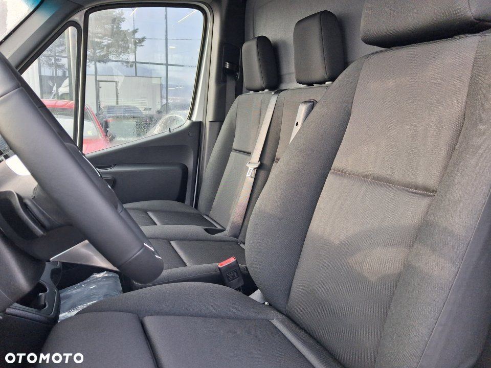 Mercedes-Benz Sprinter - 19