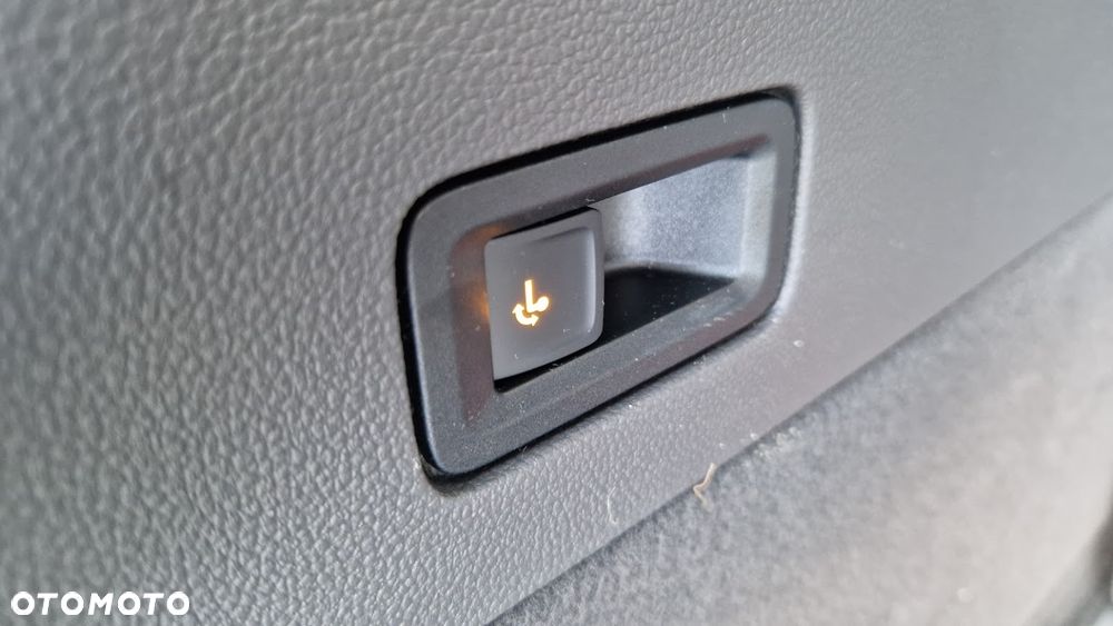 Volkswagen Multivan - 14