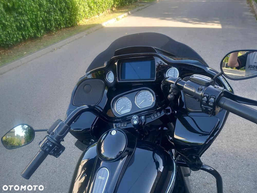 Harley-Davidson Touring Road Glide - 21