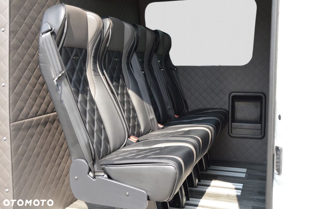 Mercedes-Benz Sprinter - 17