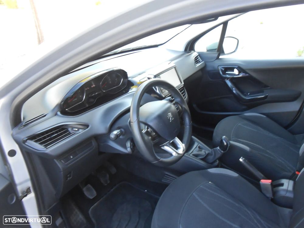 Peugeot 208 1.4 HDi Active - 12