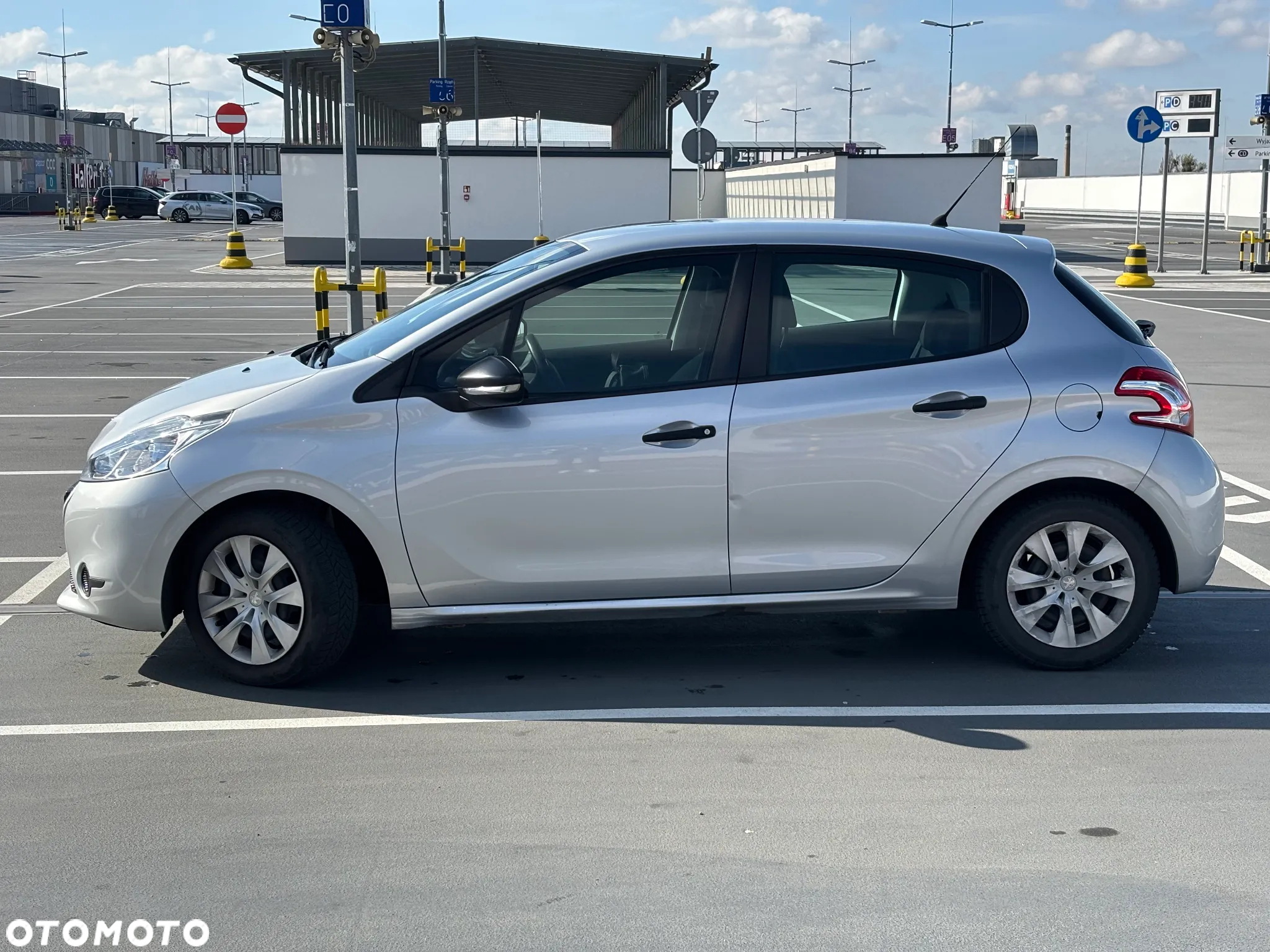 Peugeot 208 1.2 PureTech Active - 4