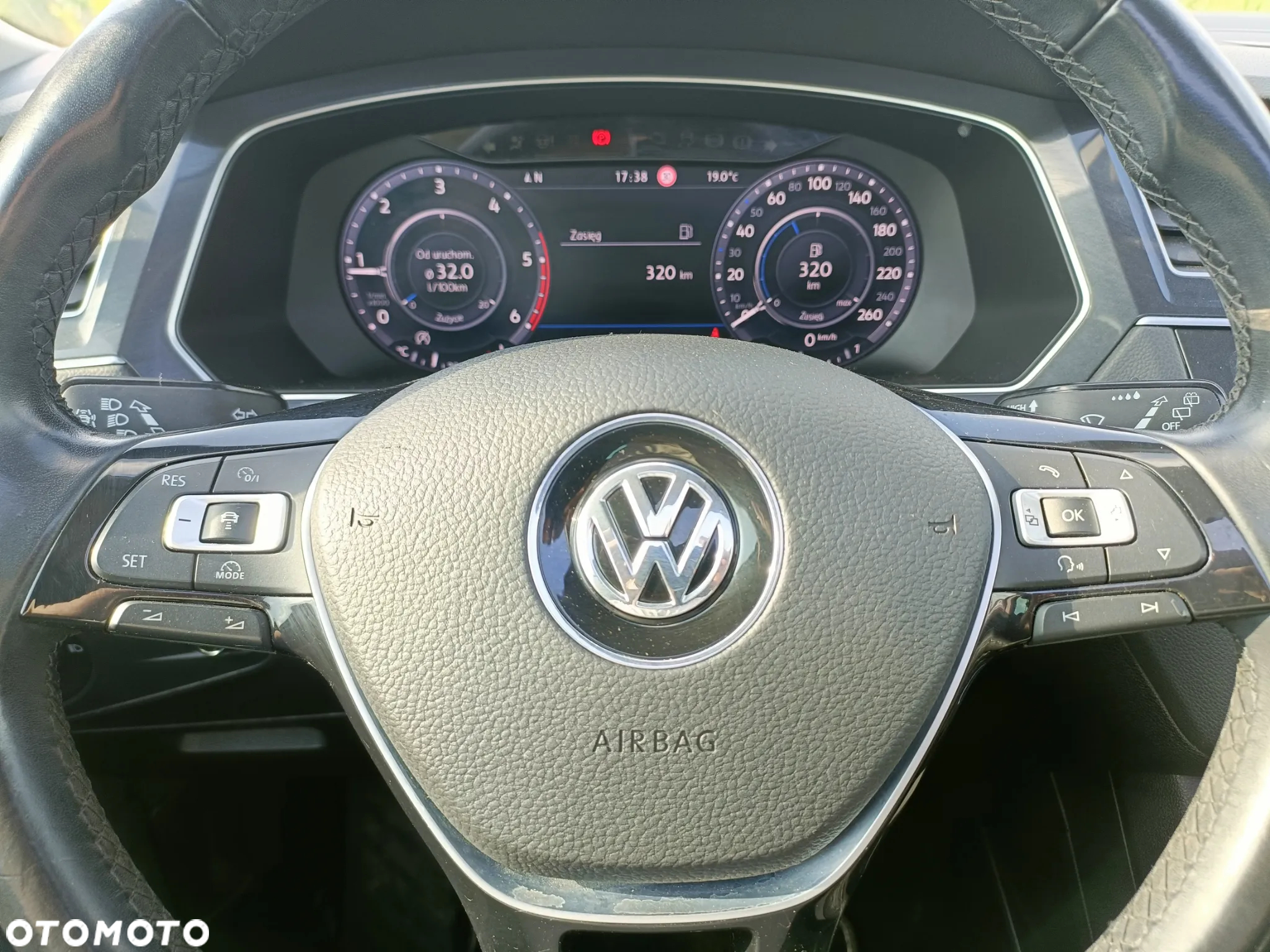 Volkswagen Tiguan - 23