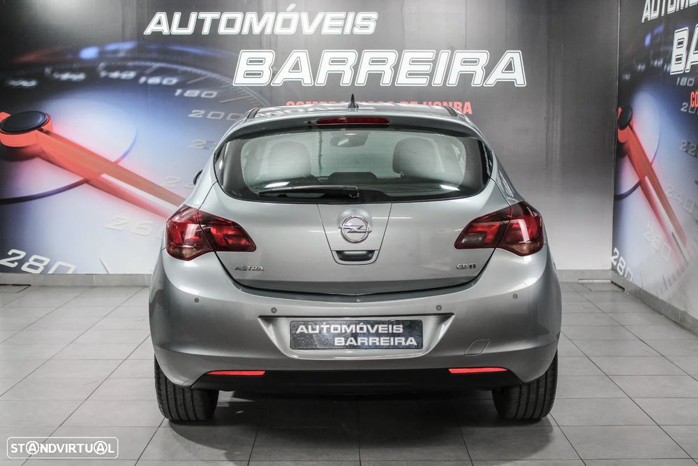 Opel Astra 1.7 CDTi Cosmo - 27
