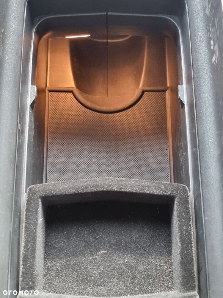 Peugeot 5008 1.2 PureTech Allure S&S - 37