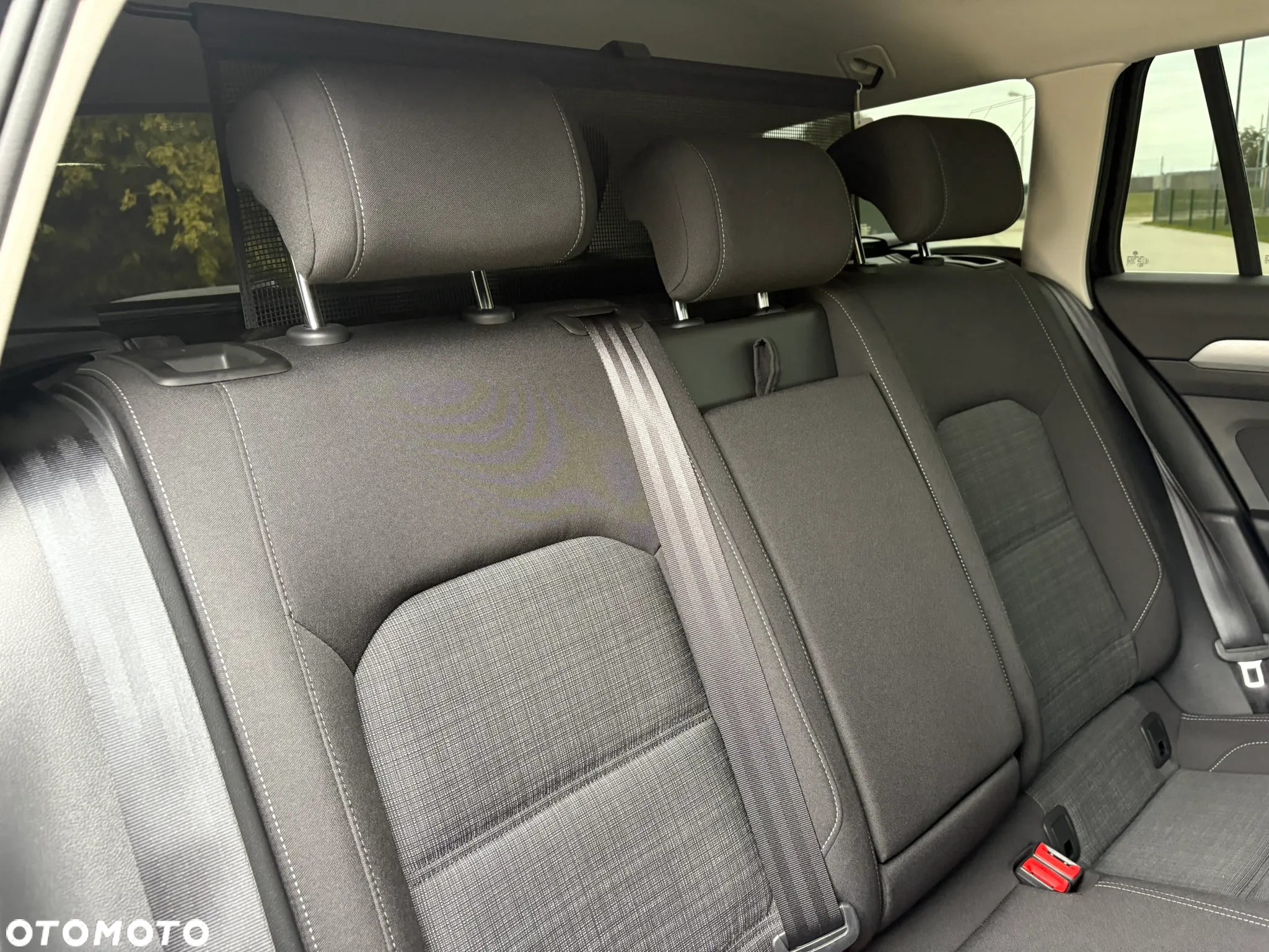 Volkswagen Passat Variant 2.0 TDI SCR DSG Conceptline - 19