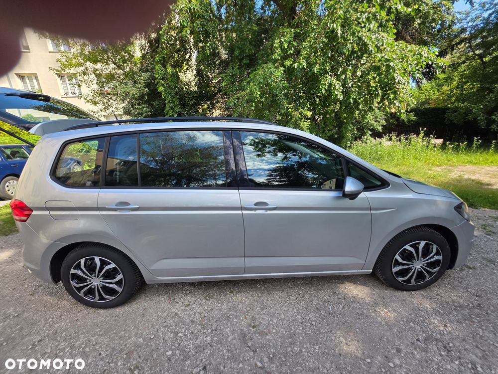 Volkswagen Touran - 9