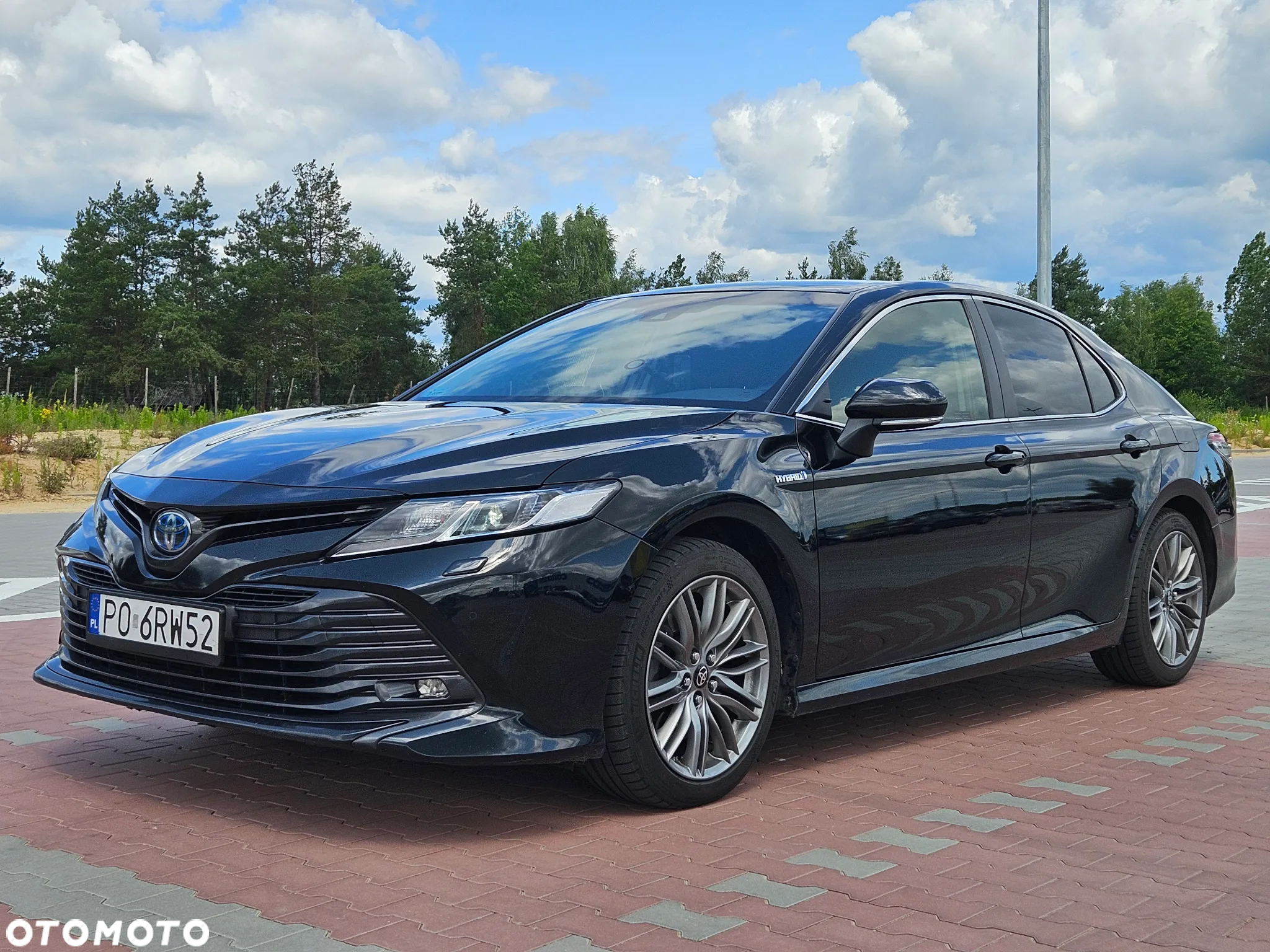 Toyota Camry 2.5 Hybrid Comfort CVT - 2