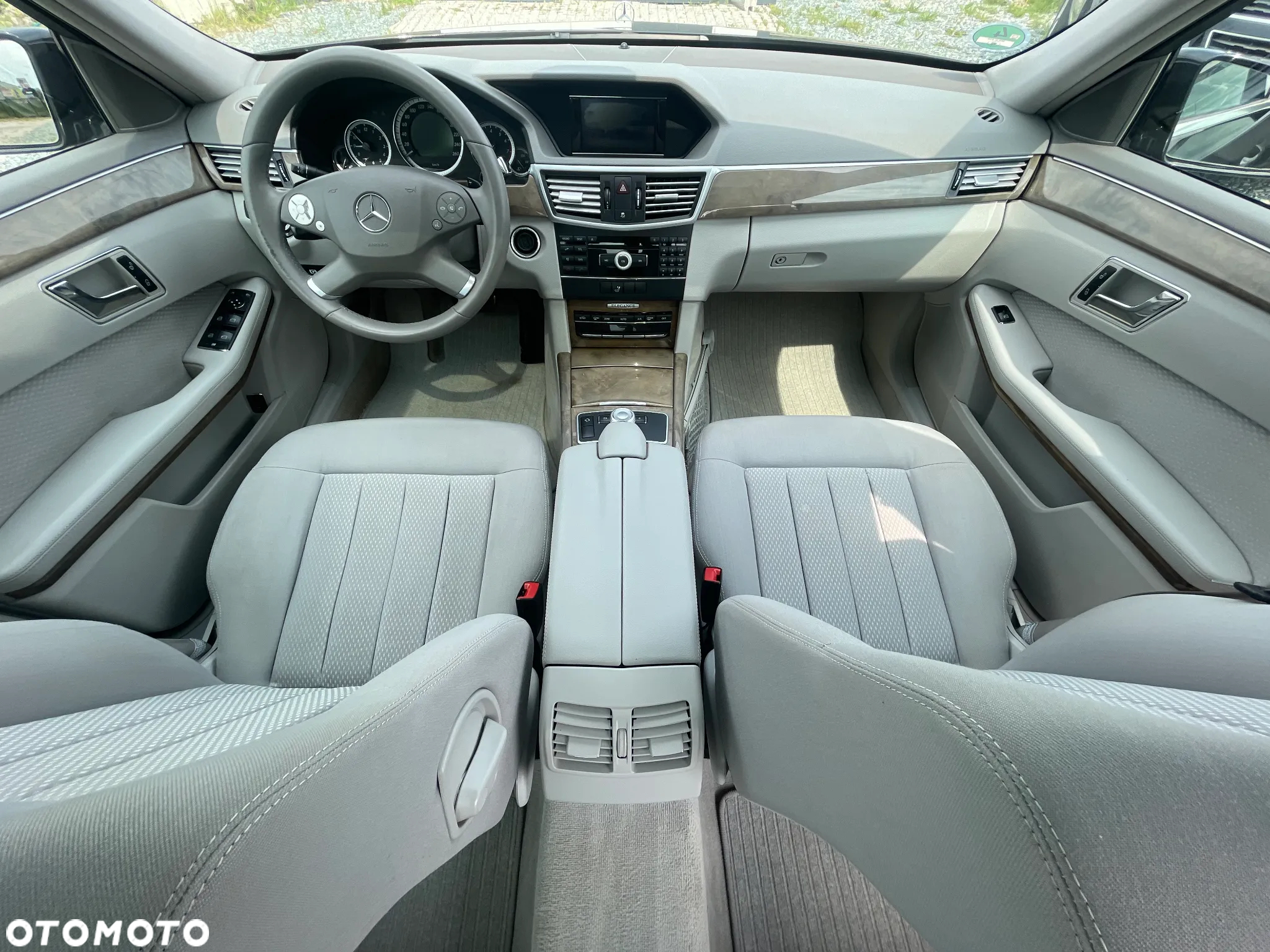 Mercedes-Benz Klasa E 350 CGI BlueEffICIENCY Avantgarde - 11