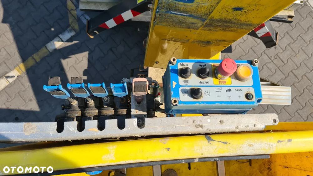 Nissan CABSTAR NT400 - 12