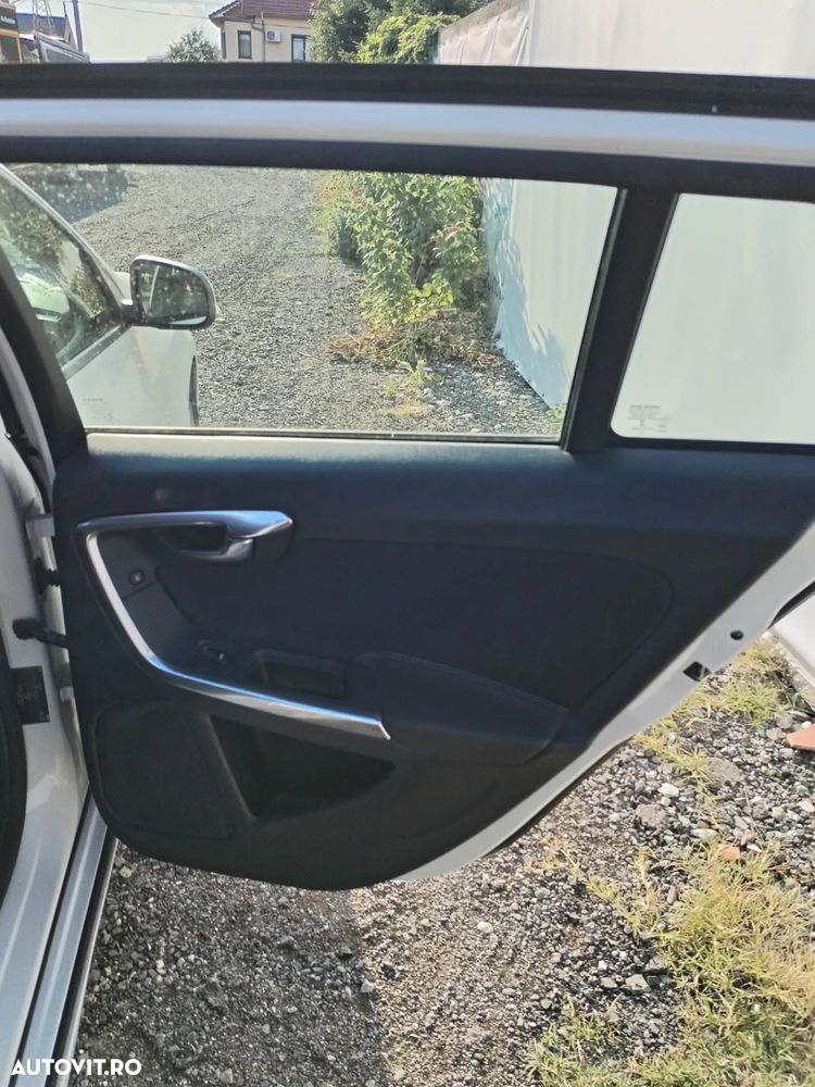 Volvo V60 D2 ECO Start-Stop Kinetic - 2